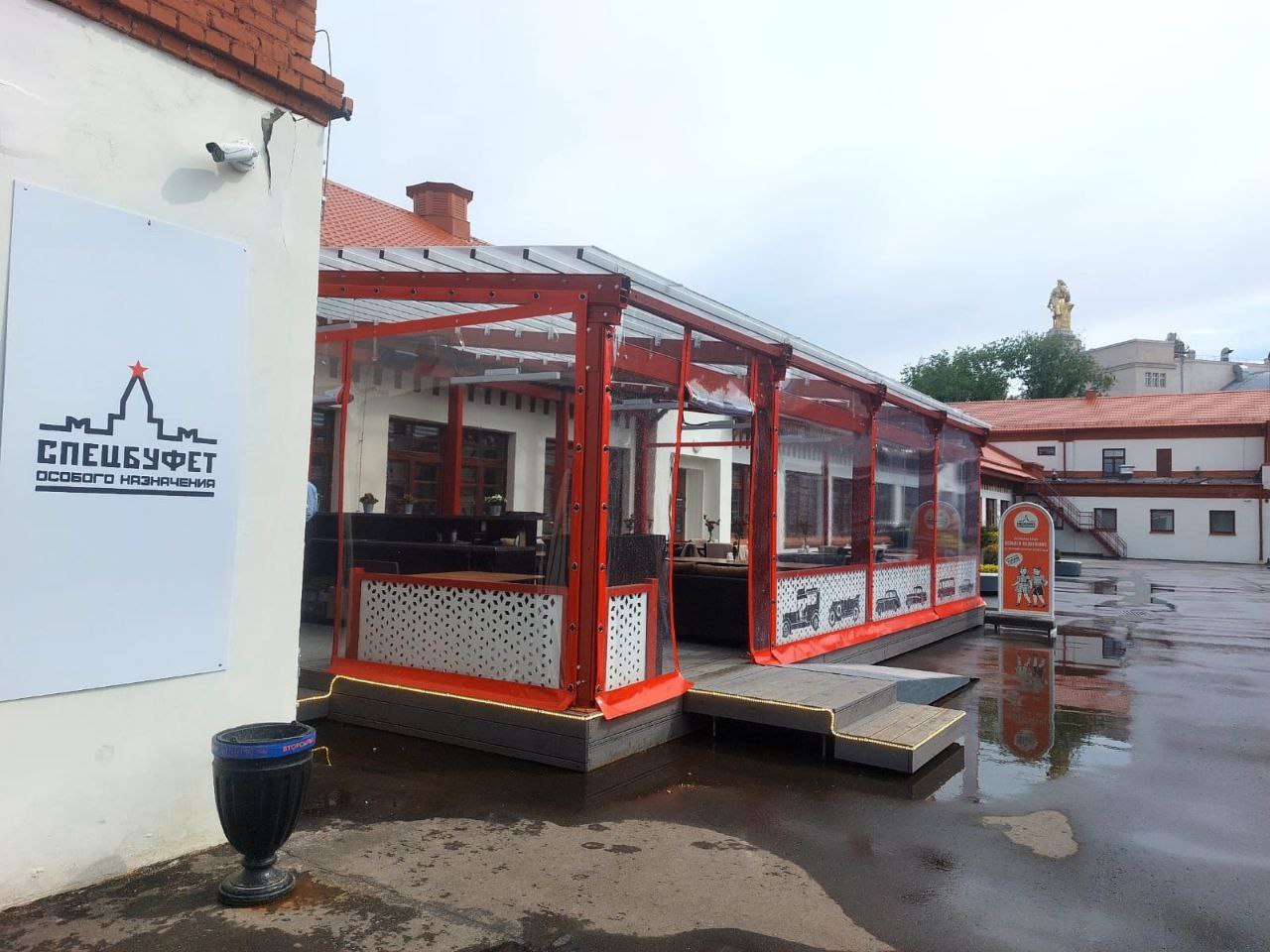 ПВХ шторы для летней террасы кафе в Васильевском Мхе